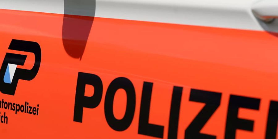 Die 44-jährige Frau, die in Hombrechtikon schwer verletzt in einer Wohnung lag und einen Tag später starb, ist wahrscheinlich Opfer eines Tötungsdelikts geworden. (Symbolbild)