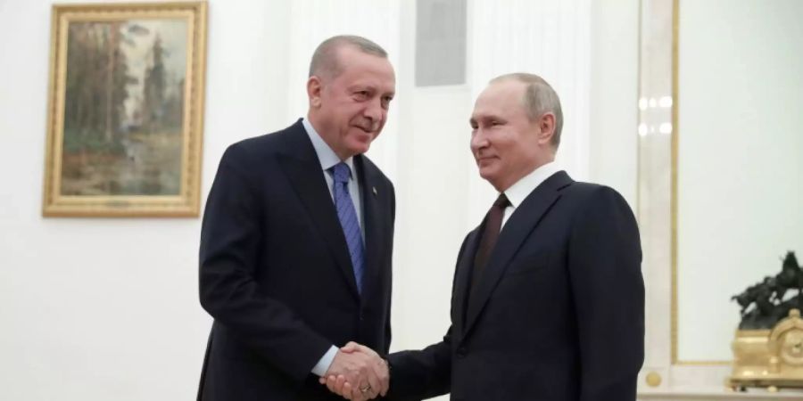 Wladimir Putin (r.) und Recep Tayyip Erdogan in Moskau