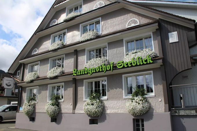 Die Grundmauern des Hauses stammen aus der Mitte des 15. Jahrhunderts. Haus Seeblick