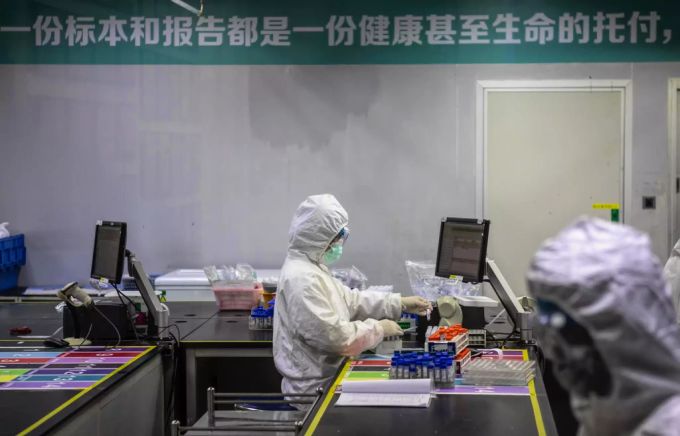 China hat die Neu-Infizierten, bei welchen Symptome ausblieben, bisher nicht mit in die Statistik einbezogen. china Coronavirus