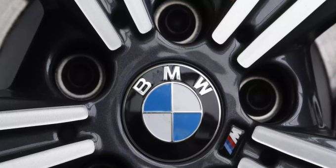 Wegen des Coronavirus brechen die Verkäufe beim deutschen Autohersteller BMW regelrecht ein. (Archivbild) bmw