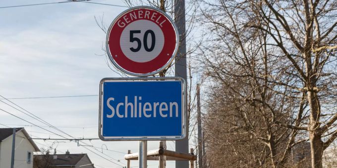 Ortsschild der Gemeinde Schlieren. - Kanton Zürich Ortsschild der Gemeinde Schlieren. - Kanton Zürich