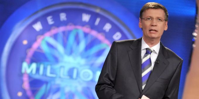 Die Twitter-Gemeine amüsierte sich am Montagabend über einen Patzer von Moderator Günther Jauch in der Sendung «Wer wird Millionär». wer wird millionär