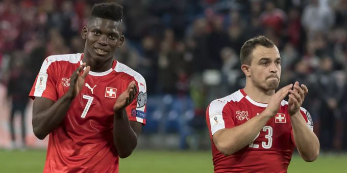 Breel Embolo und Xherdan Shaqiri im Trikot der Schweizer Nati. Breel Embolo Xherdan Shaqiri