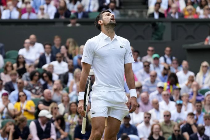 Novak Djokovic unterliegt im Final von Wimbledon gegen Carlos Alcaraz. Novak Djokovic Wimbledon