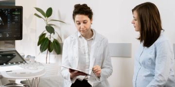 Ärztin und Patientin