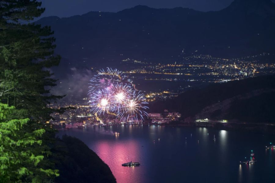 Auch Brunnen SZ veranstaltet dieses Jahr das traditionsreiche grosse Feuerwerk über dem Vierwaldstättersee.