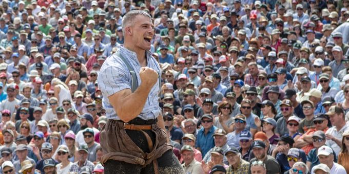 Samuel Giger gewinnt erstmals das Brünig Schwinget. Brünig Schwinget