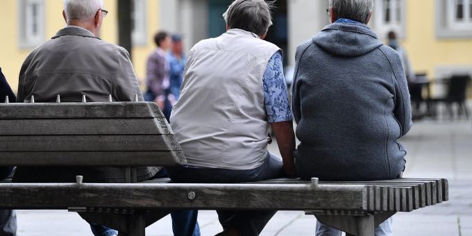 Wiesbaden - In Deutschland arbeiten viele Ältere länger