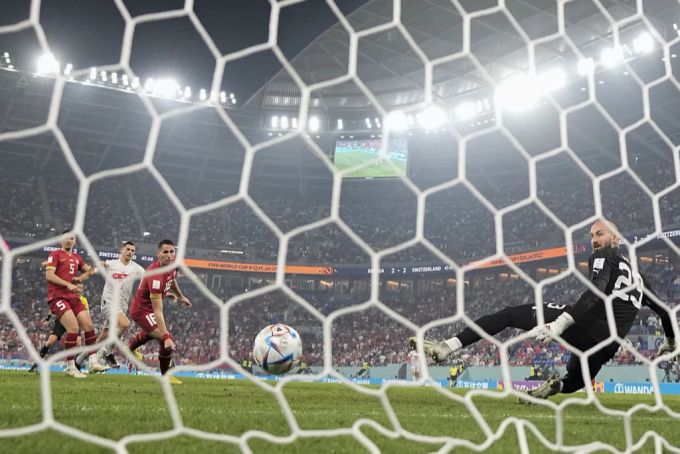 Remo Freuler schiesst an der WM 2022 das entscheidende 3:2 gegen Serbien. WM 2022