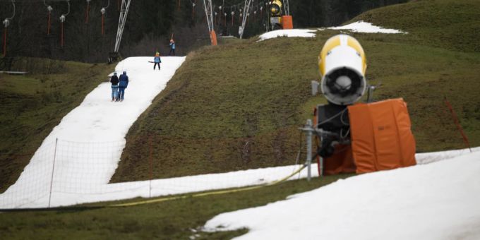 Kunstschnee hat seine Tücken. Und in dieser Saison ist er besonders zahlreich vorhanden.