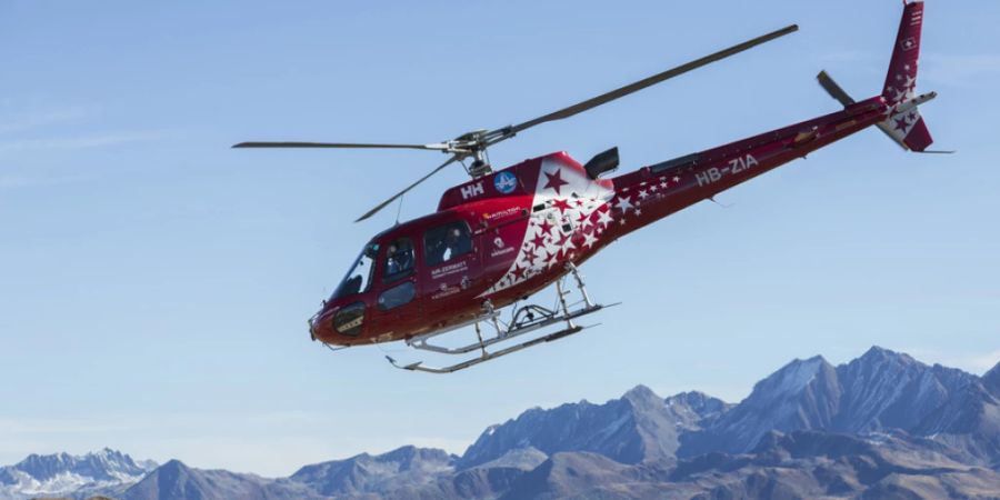 Die verunglückten Alpinisten wurden mit Helikoptern der Air Zermatt in Spitäler überführt. Einer der beiden starb später im Universitätsspital Lausanne. (Symbolbild)