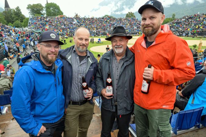 Ueli (2.vr) mit seinen Söhnen Marco, Patrick und Ivo aus Goldswil.