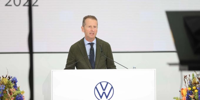 Herbert Diess, Vorstandsvorsitzender von Volkswagen, bei einer digitalen Betriebsversammlung im Februar. Herbert Diess, Vorstandsvorsitzender von Volkswagen, bei einer digitalen Betriebsversammlung im Februar.