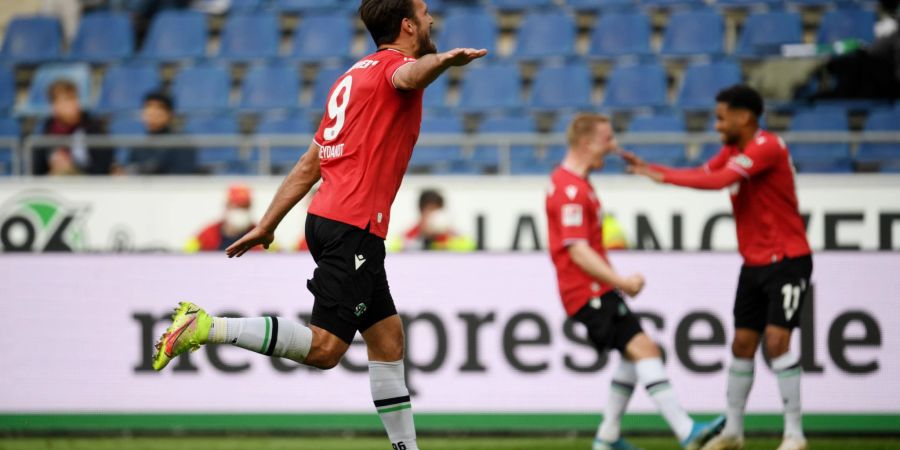 Schoss seine 96er gegen den KSC in Führung: Stürmer Hendrik Weydandt.