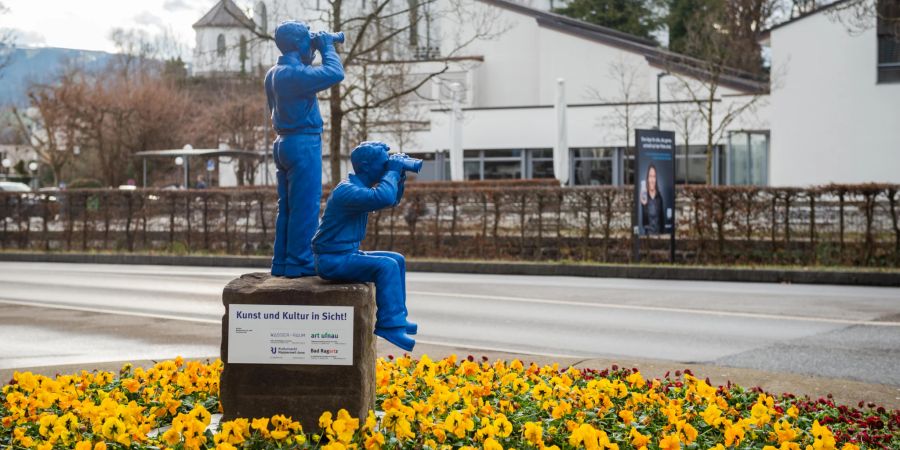 Die Weltanschauer I & II vom Künstler Ottmar Hörl in Rapperswil-Jona.