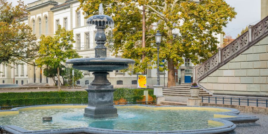 Stadtbrunnen beim Stadthaus Winterthur.