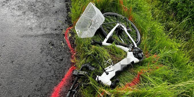 Tödlicher Unfall - E-Bike-Fahrer (†88) stösst mit Auto zusammen