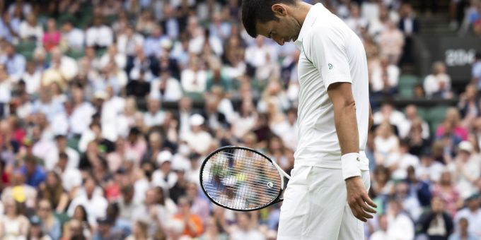 Sein Trainingspartner hat sich mit dem Coronavirus infiziert. Droht dem ungeimpften Djokovic ein unschönes Wimbledon-Ende? Novak Djokovic