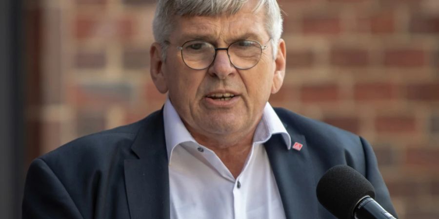 Die deutsche Gewerkschaft IG Metall und ihr Vorsitzende Jörg Hofmann verlangen wegen der hohen Inflation eine Lohnerhöhung von 7 Prozent. (Archivbild)