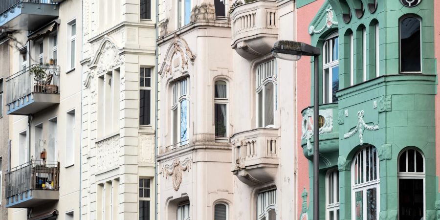 Ein Streit unter Wohnungseigentümern wegen der gemeinsamen Gebäudeversicherung landet vor dem Bundesgerichtshof (BGH).
