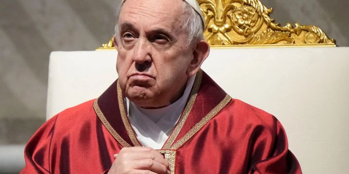 Der Papst ruft dazu auf, dass die Weltgemeinschaft dem Gazastreifen mit dringend benötigter humanitärer Hilfe beisteht. (Archivbild) Fordert ein Ende der Kämpfe in der Ukraine auf: Papst Franziskus.
