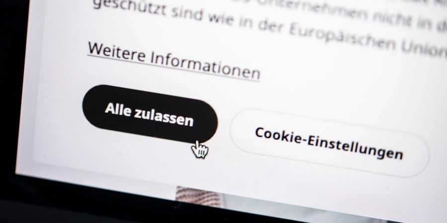 Ein Dark-Patterns-Klassiker: Ein Cookie-Zustimmungs-Banner, bei dem der datenschutzunfreundliche Weg optisch hervorgehoben ist. Weiterklicken! Hier gibt es nichts zu sehen.