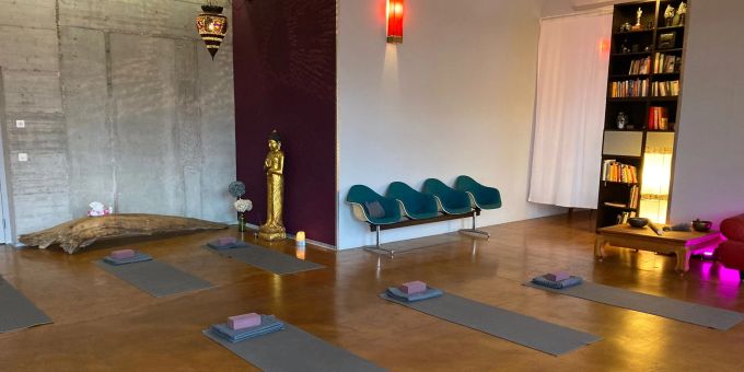 Das schönste Yoga-Studio der Region: Mauve Yoga in Wald. Das schönste Yoga-Studio der Region: Mauve Yoga in Wald.