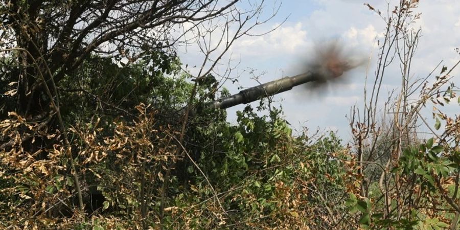 Artillerie-Feuer nache Lyssytschansk