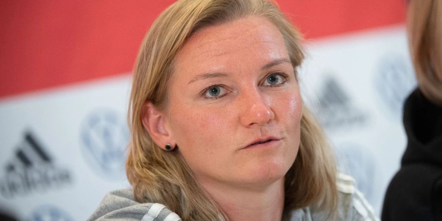 DFB-Kapitänin Alexandra Popp würde ein WM-Engagement von Saudi-Arabien kritisch sehen.