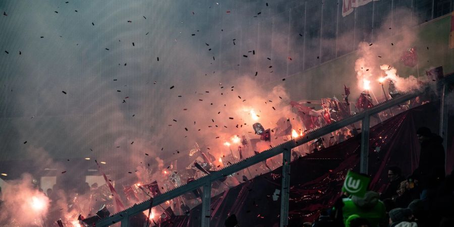Freiburger Fans zündelten in Wolfsburg.