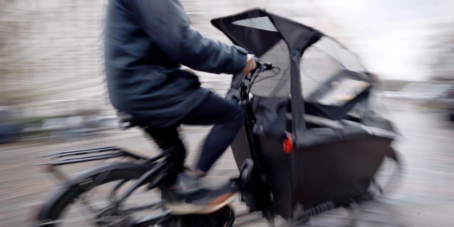 Der Umgang mit Lastenfahrrädern berge besondere Sicherheitsrisiken, warnt die Verkehrswacht.