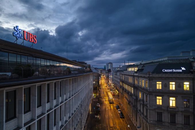 Für die Übernahme der Credit Suisse zahlt die UBS drei Milliarden Franken. Credit Suisse UBS