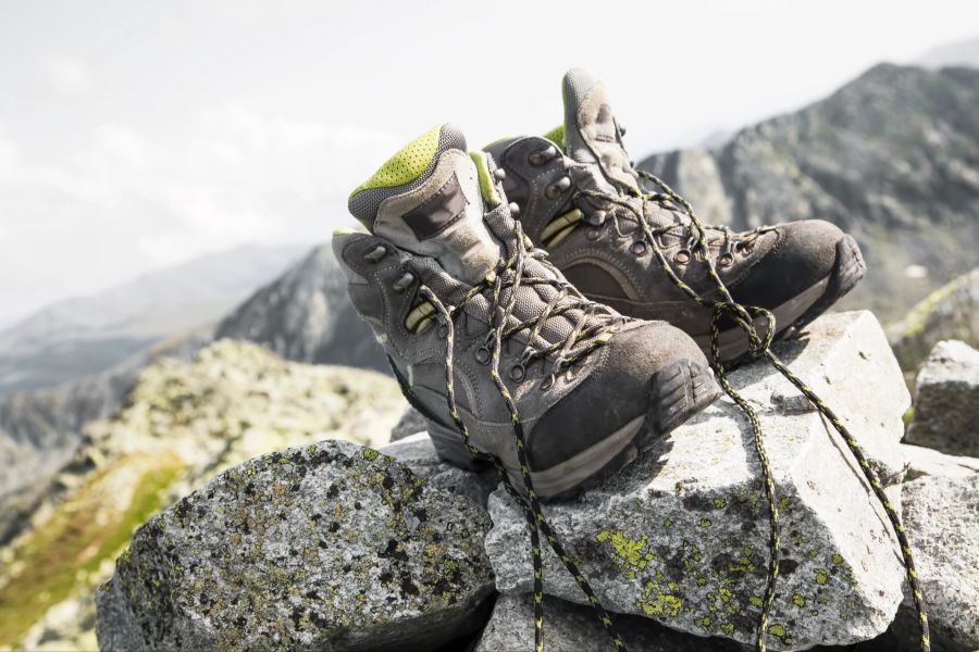 Unverzichtbar bei jeder Bergwanderung: passendes Schuhwerk.