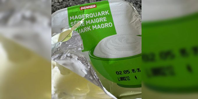 Muss «ausessen» - Denner-Kunde nervt sich über Alu-Quarkdeckel