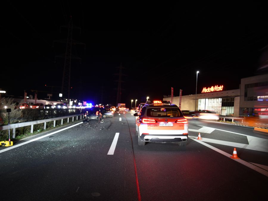 An den beiden Fahrzeugen entstand Sachschaden.