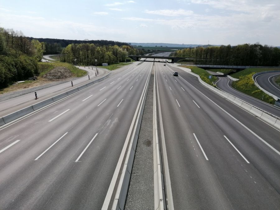 Das Video wurde in Deutschland auf einer Autobahn ohne Tempolimit aufgenommen. (Symbolbild)
