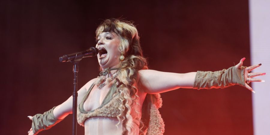 Lola Young Sängerin