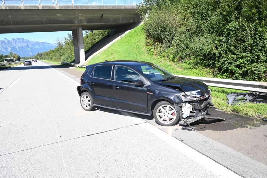 An den Autos entstand Sachschaden.
