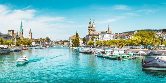 Limmat Zürich Boote Sommer