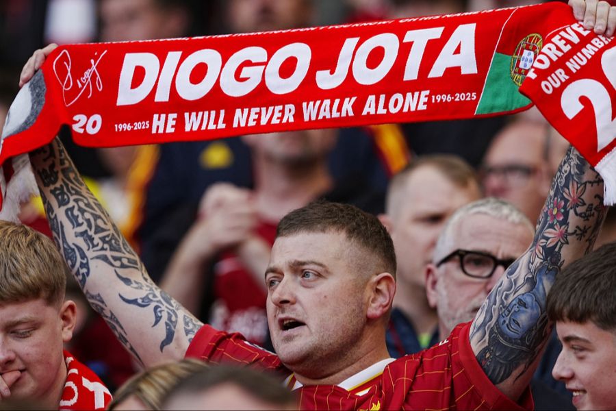 Palace-Fans störten jedoch die Schweigeminute für Diogo Jota.
