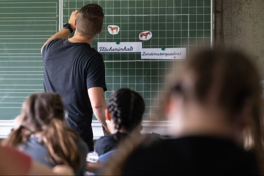 Ein Lehrer aus Deutschland war zwölf Monate lang krankgeschrieben. (Symbolbild)