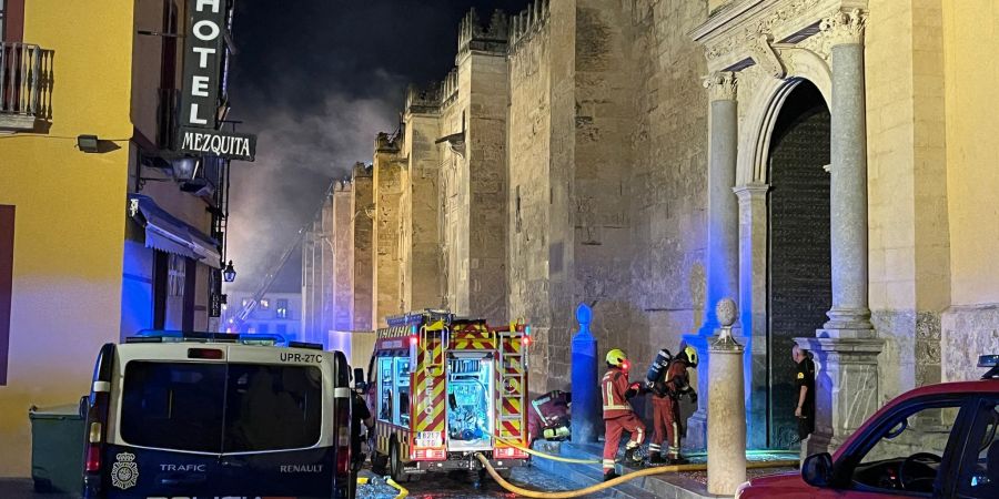 In der berühmten Kathedrale von Córdoba ist am Abend ein Feuer ausgebrochen.