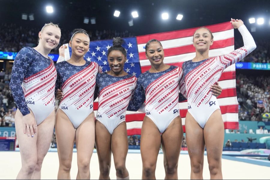 Überragend: Die US-Turnerinnen um Simone Biles holen sich Gold im Teamfinal.