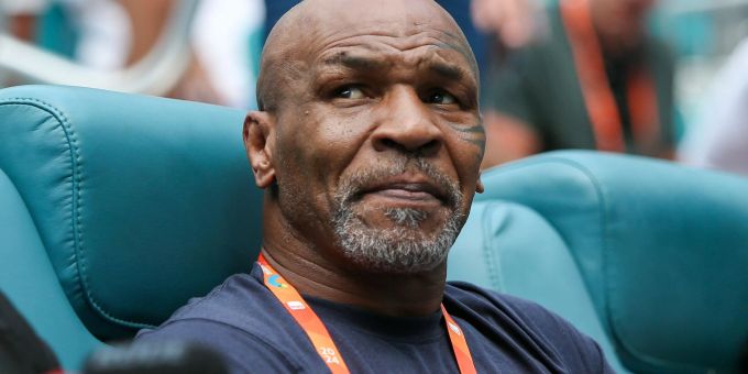 Das Comeback des ehemaligen Box-Weltmeisters Mike Tyson soll nun am 15. November stattfinden. Das Comeback des ehemaligen Box-Weltmeisters Mike Tyson soll nun am 15. November stattfinden.