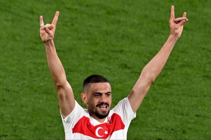 Merih Demiral feiert sein Tor an der EM 2024 mit dem Symbol der «Grauen Wölfe». EM 2024