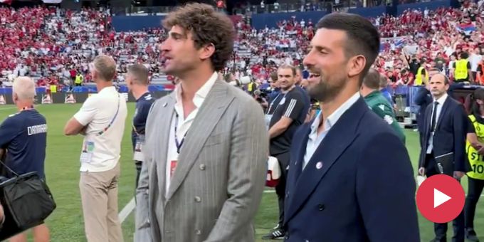 Kein Glück gebracht - Hier singt Djokovic beim EM-Aus mit Serbien-Fans