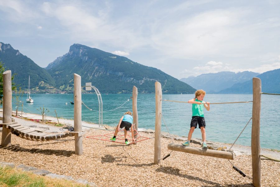 Kinder, Spielplatz