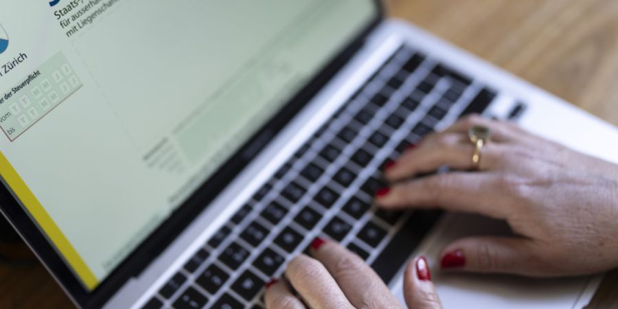 Geht es dem Kanton Zürich finanziell unerwartet gut, sollen die Einwohnerinnen und Einwohner einen Steuerrabatt erhalten. Das wollen die Jungfreisinnigen und ihre Mitstreiter. (Archivbild)