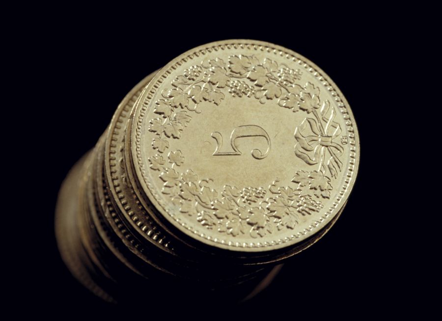 Mehr als die Hälfte, nämlich 54 Prozent der Schweizerinnen und Schweizer, wäre für die Abschaffung des Fünfrappen-Stücks.